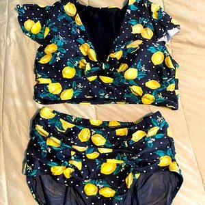 Torrid bikini top and bottom size 2